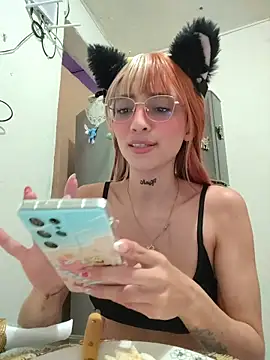 Dani-peggin – Naživo chatovacia miestnosť