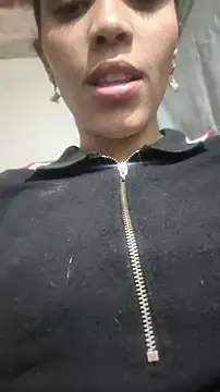 חדר צ'אט בשידור חי של Cositarica_69