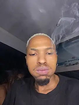 BlueIceCube Adlı Modelin Canlı Sohbet Odası