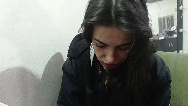 غرفة دردشة skinny_sweet2411 المباشرة