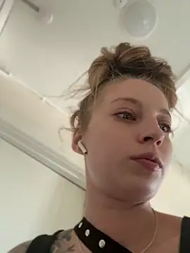Živá chatovací místnost Mrs_Mr_007