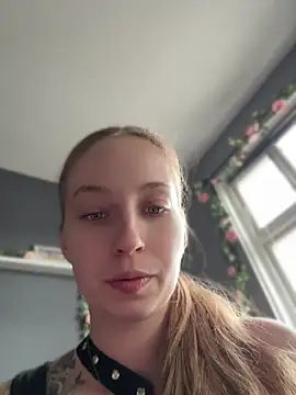 غرفة دردشة Mrs_Mr_007 المباشرة