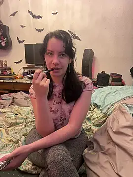 חדר צ'אט בשידור חי של Nina-Chick777