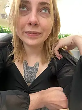 Sunny___Bunny Adlı Modelin Canlı Sohbet Odası
