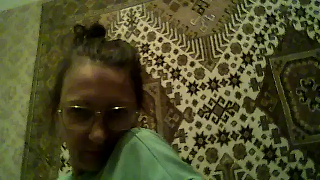 FayInessaKissn Live chat-huone
