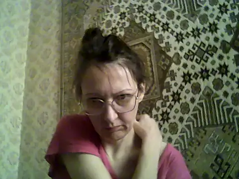 חדר צ'אט בשידור חי של FayInessaKiss