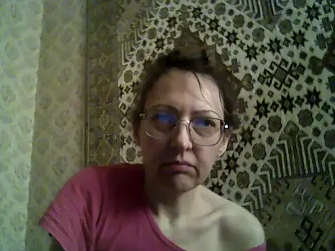 FayInessaKiss Cameră chat live