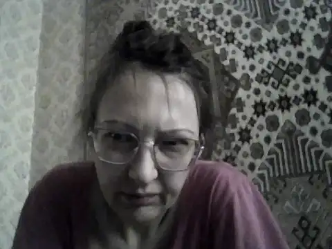 FayInessaKiss Cameră chat live