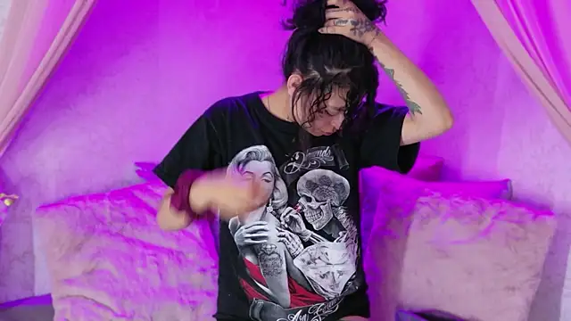 KatherineGomez Adlı Modelin Canlı Sohbet Odası