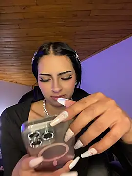 Živá chatovací místnost Hilary_pinkk