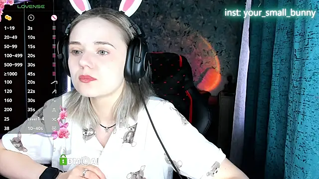 Sala de chat en directo de Your_small_bunny
