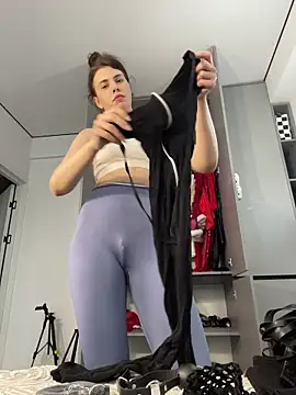 غرفة دردشة CurlyLara المباشرة