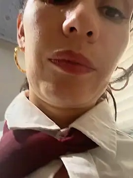 Alysson-- Live chatroom