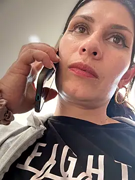 غرف ة دردشة Alysson-- المباشرة