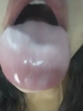 yummi_greluda Adlı Modelin Canlı Sohbet Odası