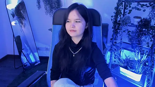 Elainebeness Adlı Modelin Canlı Sohbet Odası
