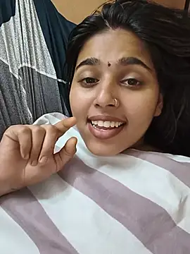 Živá chatovací místnost Cute-Simmi69