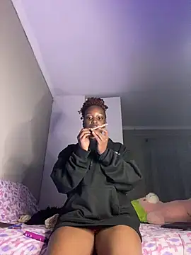 theyluvcrystal Live chatroom