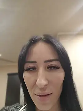 BURNING-BRUNETKA Live chatroom