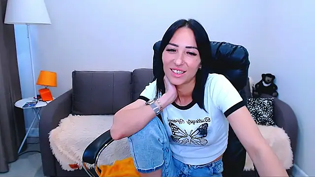 Sala de chat ao vivo de BURNING-BRUNETKA