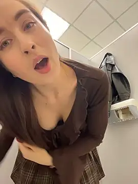 Holly_Play – live chatrum