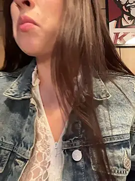Holly_Play লাইভ চ্যাট রুম