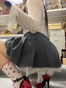 Holly_Play Live Chatraum