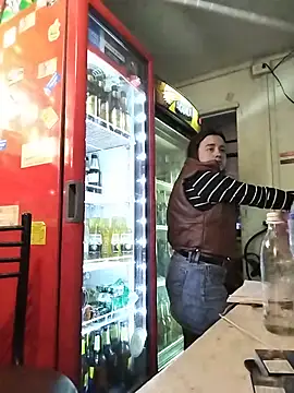 karlagiraldo198 Adlı Modelin Canlı Sohbet Odası