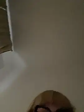 luna_14's Live Chat Room