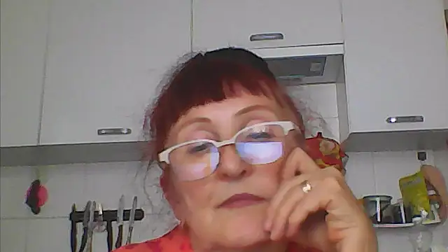 TanyaSweet634 Adlı Modelin Canlı Sohbet Odası