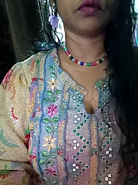 Živá chatovací místnost SRUTHI-8