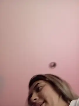 חדר צ'אט בשידור חי של julietha_taylor