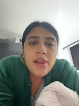 חדר צ'אט בשידור חי של julietha_taylor