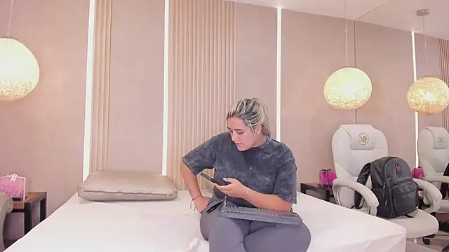 julietha_taylor's Live Chat Room
