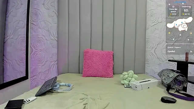 ห้องแชทสดของ AlexaFoxy18