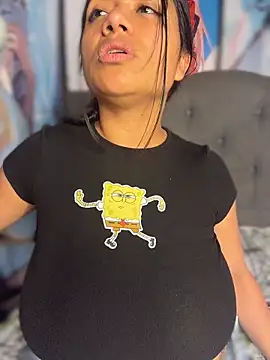 غرفة دردشة Im_Little المباشرة