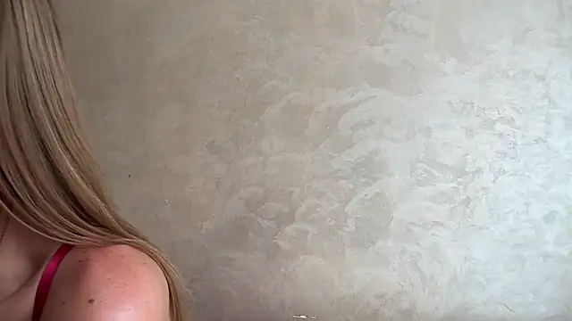 חדר צ'אט בשידור חי של CaitlinaJayne23