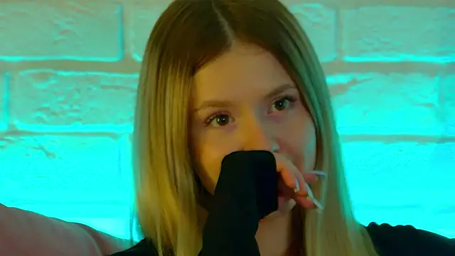 MilanaBalmain – Naživo chatovacia miestnosť