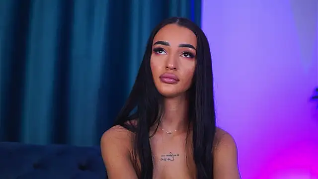 חדר צ'אט בשידור חי של DeniseDevilles