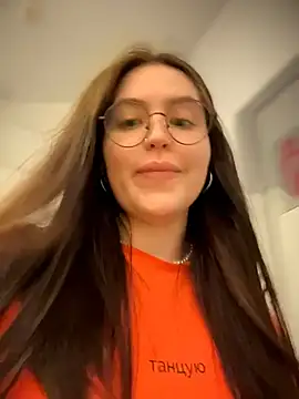 חדר צ'אט בשידור חי של meow_girl