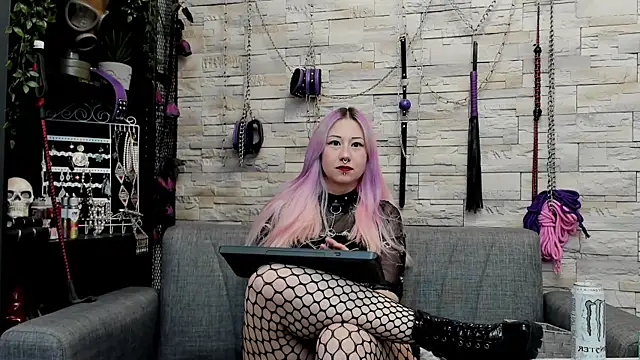CruelMistress élő chatszobája
