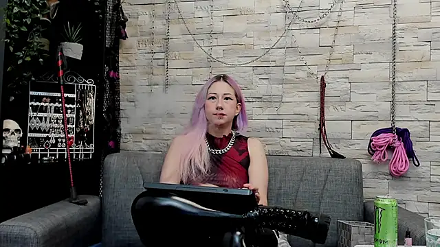 CruelMistress' Live Chat Room