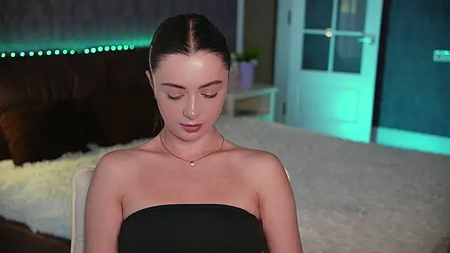 DinaCandy Adlı Modelin Canlı Sohbet Odası