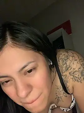 SmokyDee Adlı Modelin Canlı Sohbet Odası