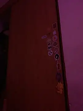 SmokyDee Adlı Modelin Canlı Sohbet Odası