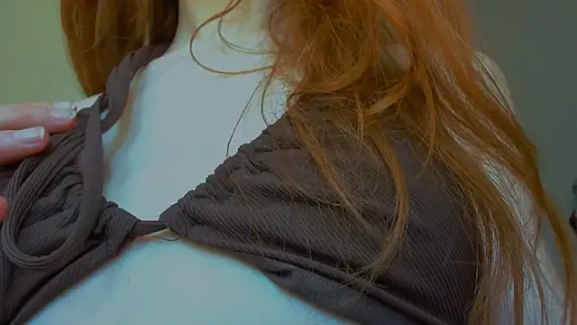 חדר צ'אט בשידור חי של Fire_Luna