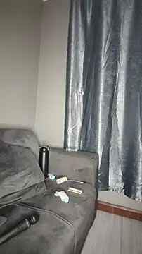 חדר צ'אט בשידור חי של FreakySag_8888