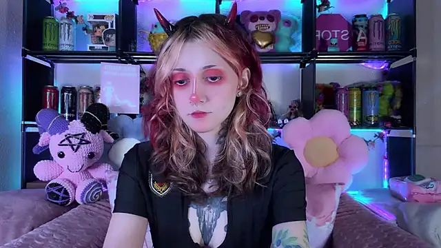 חדר צ'אט בשידור חי של _Devill_Baby