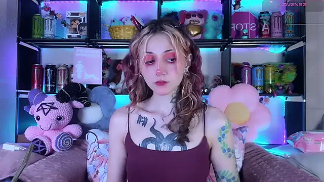 _Devill_Baby – Naživo XXX chat