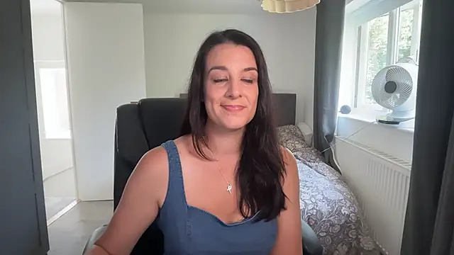 Živá chatovací místnost yourcassiexo